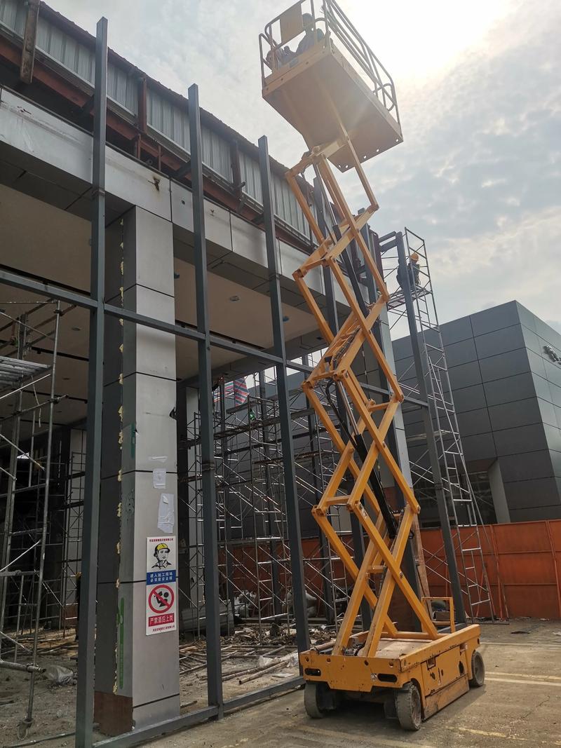 广州玻璃幕墙公司引领行业标杆，海南三亚极狐项目再树工程典范