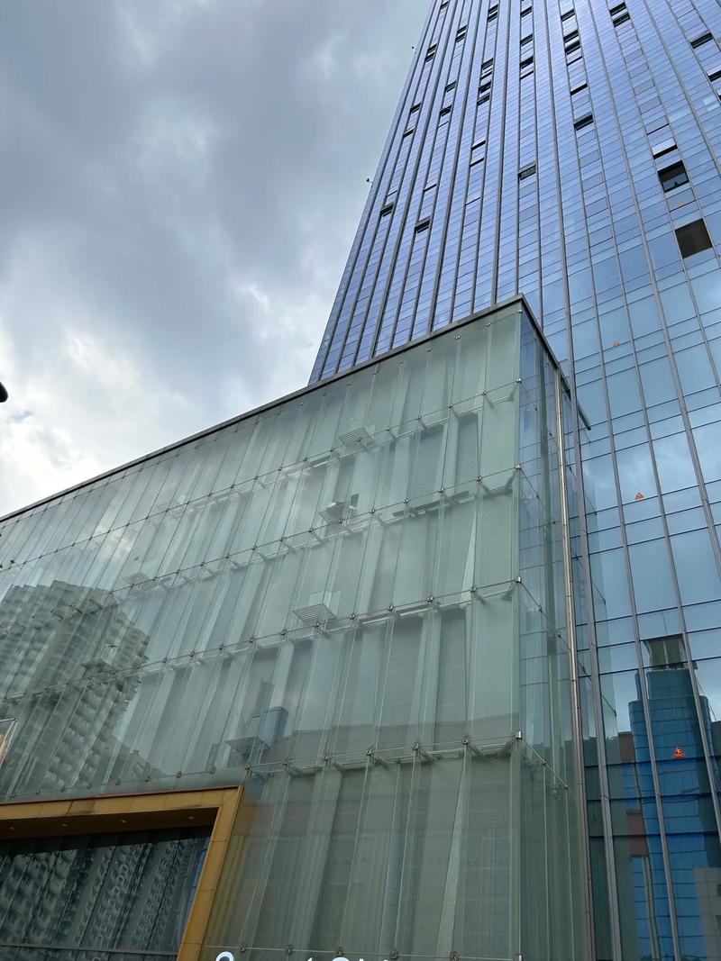 玻璃幕墙工程 现代建筑的璀璨外衣与核心技术